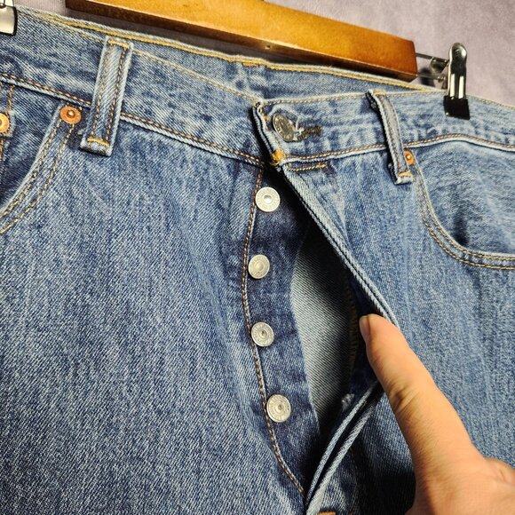 Levis 501 Jeans Mens 38x32 Straight Leg Button Fly Classic‎ Vintage Denim Pants - Picture 7 of 16
